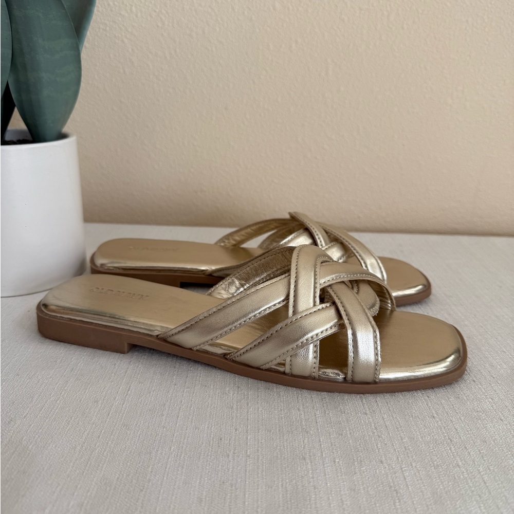 Old Navy Heritage Metallic Gold Slide Sandals - Picture 3 of 10